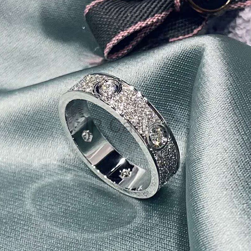 Anillo de diamantes pavimentado de platino Louis Vuitton Lock It
