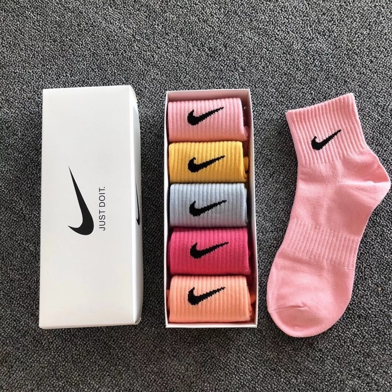 Calcetines rosas online nike