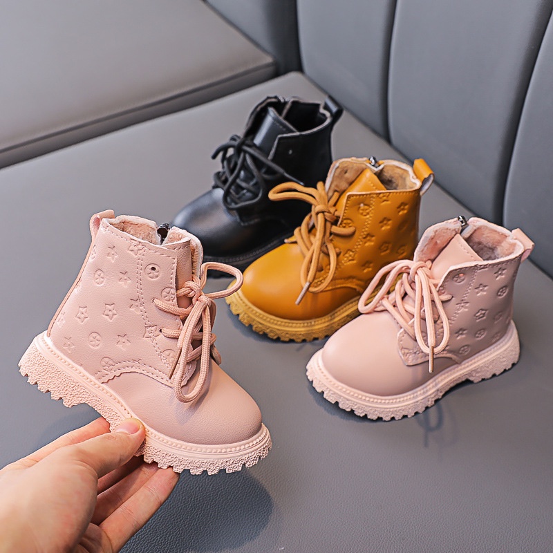 Bota para bebe hot sale de 1 ano