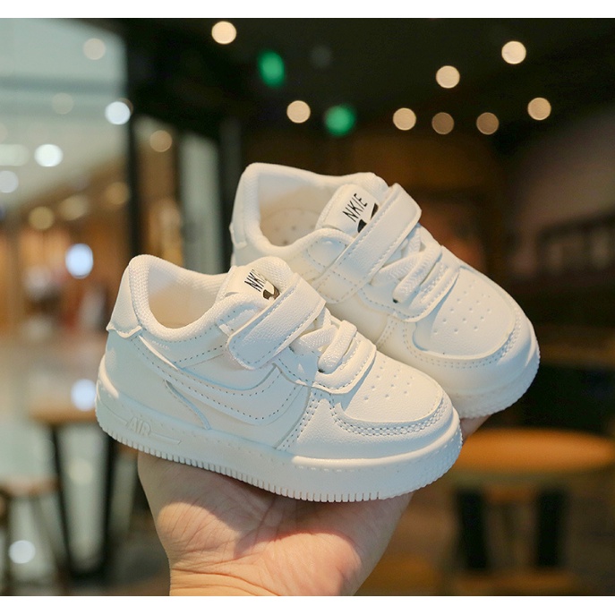 Zapatos para niños online blancos