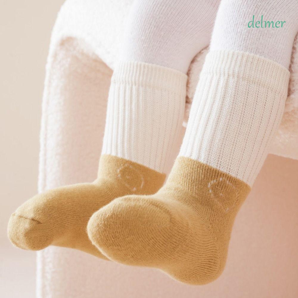 Calcetines Altos Borlas Blanco • Gateos Moda Infantil